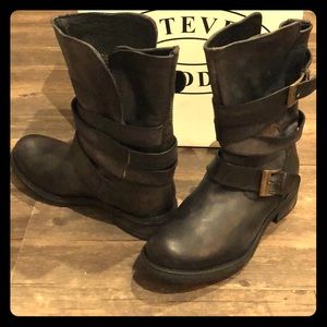 NEW Steve Madden Kindell Boots